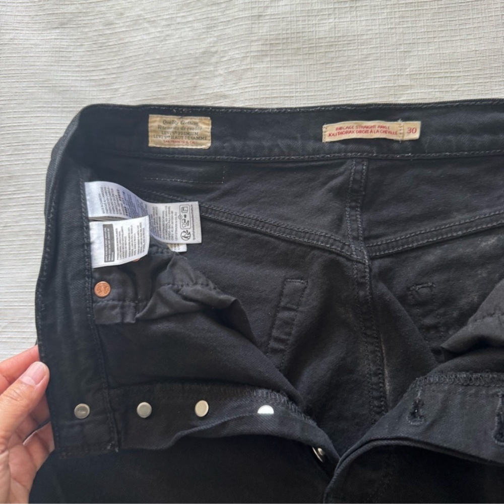 Levi's Black High-Rise Cropped Straight Jeans - Picture 4 of 11
